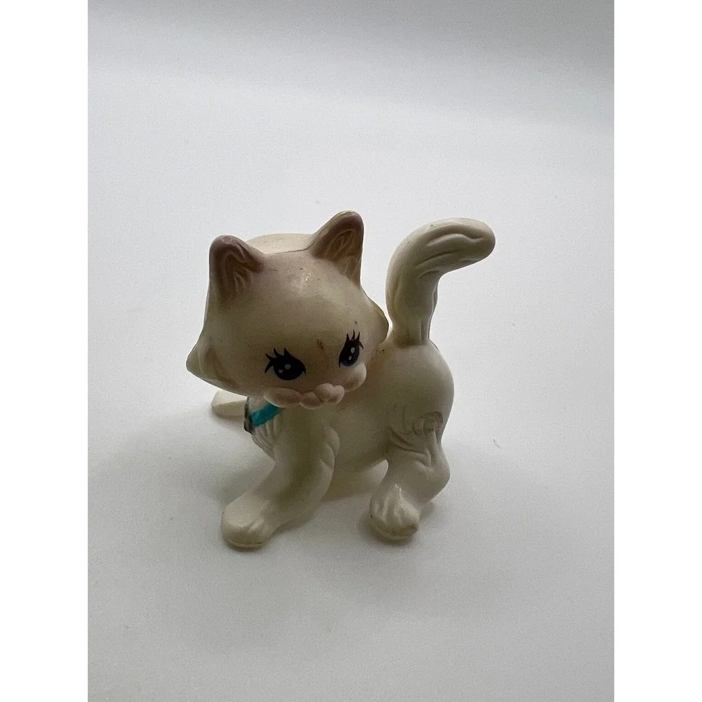 Vintage Littlest Pet Shop‎ 1995 Clubhouse Kitties White Cat W Latching Belly